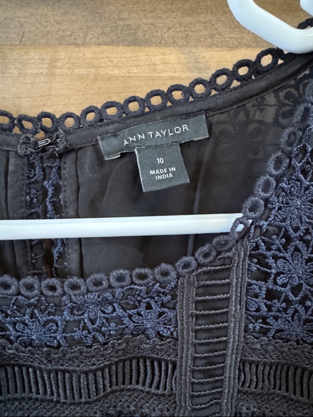 Ann Taylor Blogger Favorite Lace Overlay Eyelet Navy Black Dress 10 Fit & Flare - Picture 3 of 6